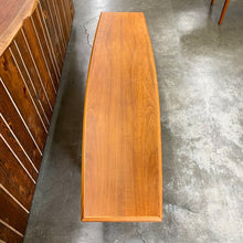 Load image into Gallery viewer, Mid Century Modern Walnut Coffee Table